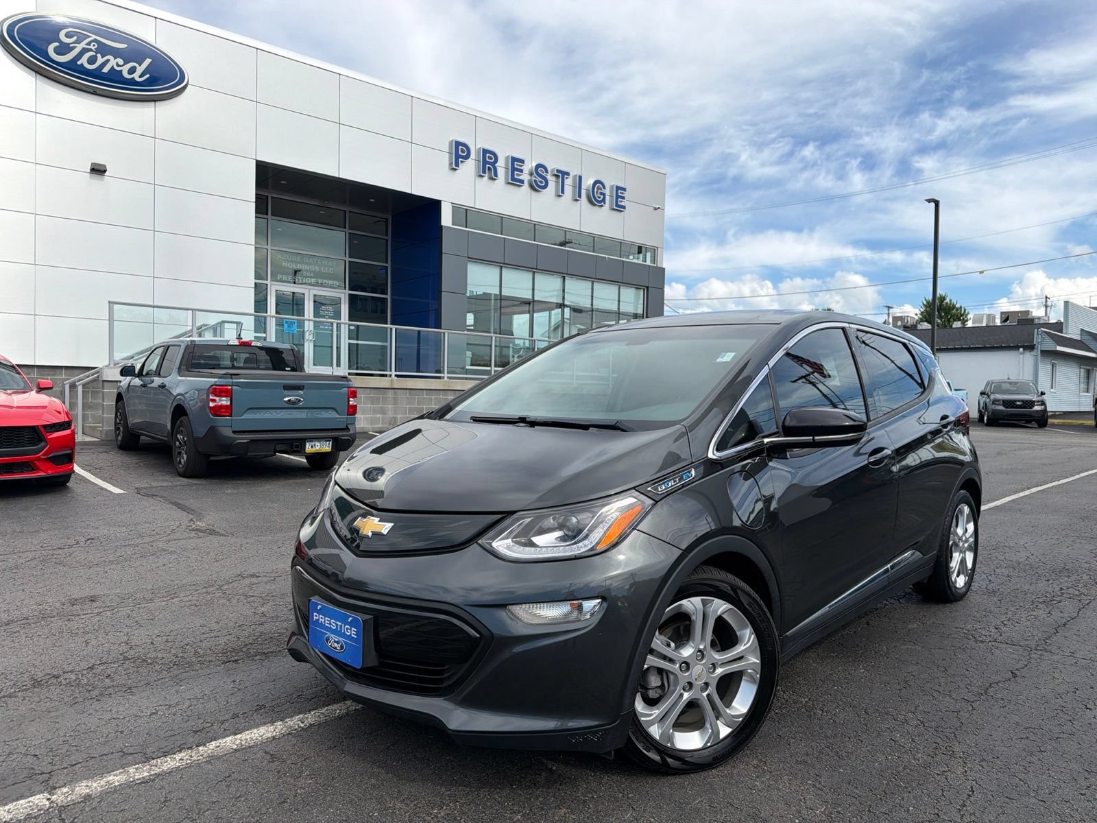 Used 2019 Chevrolet Bolt LT FWD image 1