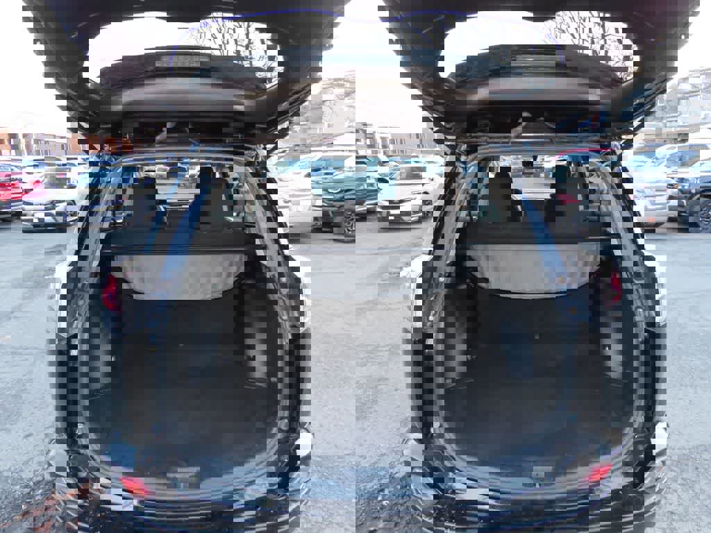 Used 2018 Toyota RAV4 XLE image 12