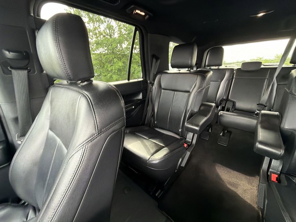 Used 2020 Ford Expedition XLT w/ Equipment Group 202A AWD/4WD image 12