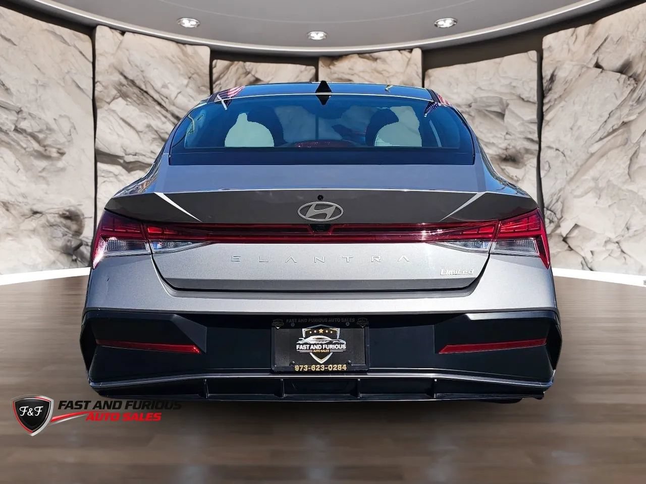 Used 2025 Hyundai Elantra Limited FWD image 7