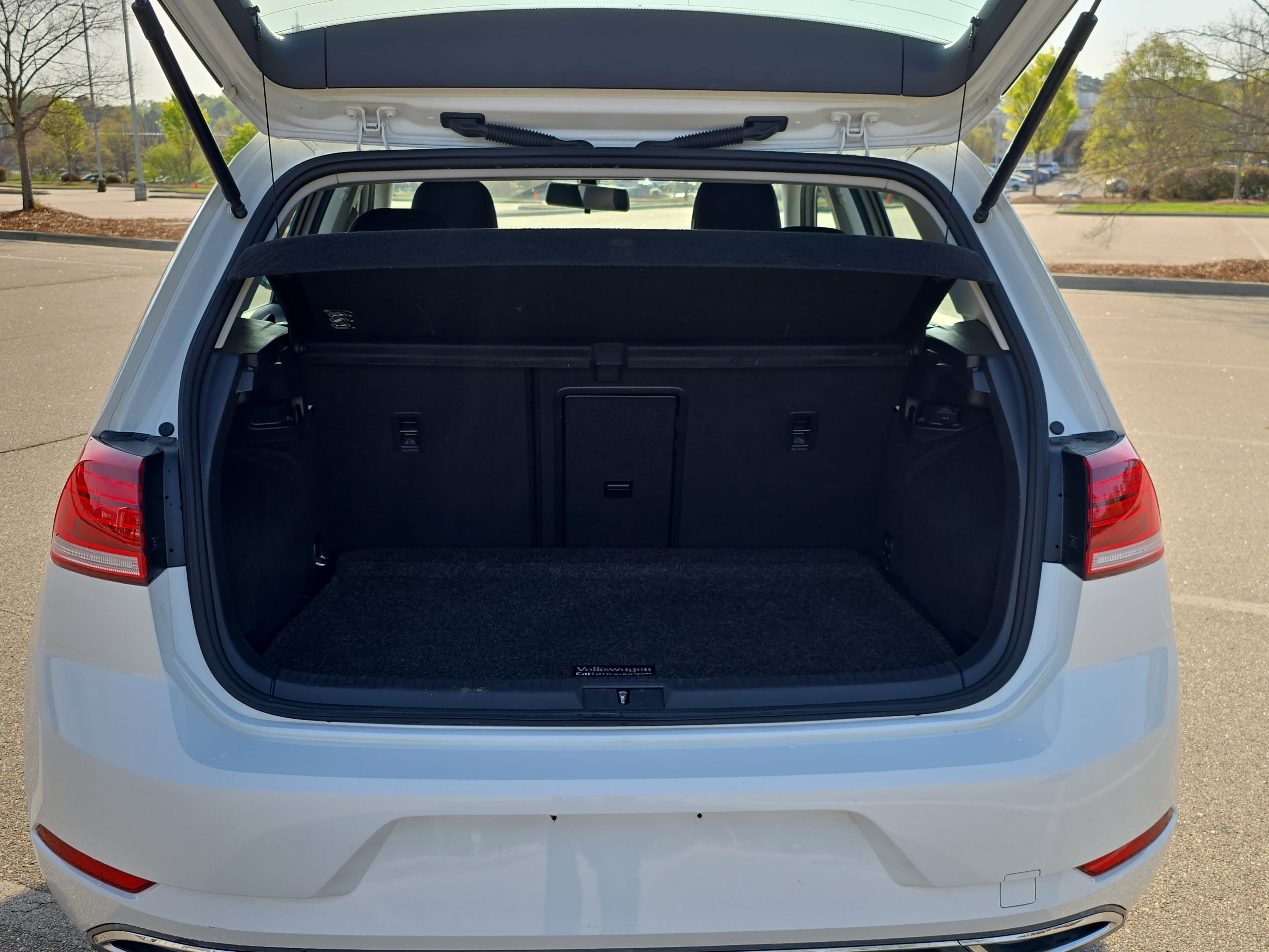 Used 2018 Volkswagen Golf S image 13