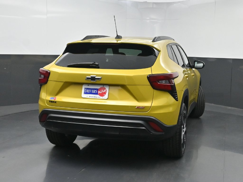 Used 2024 Chevrolet Trax RS FWD image 38