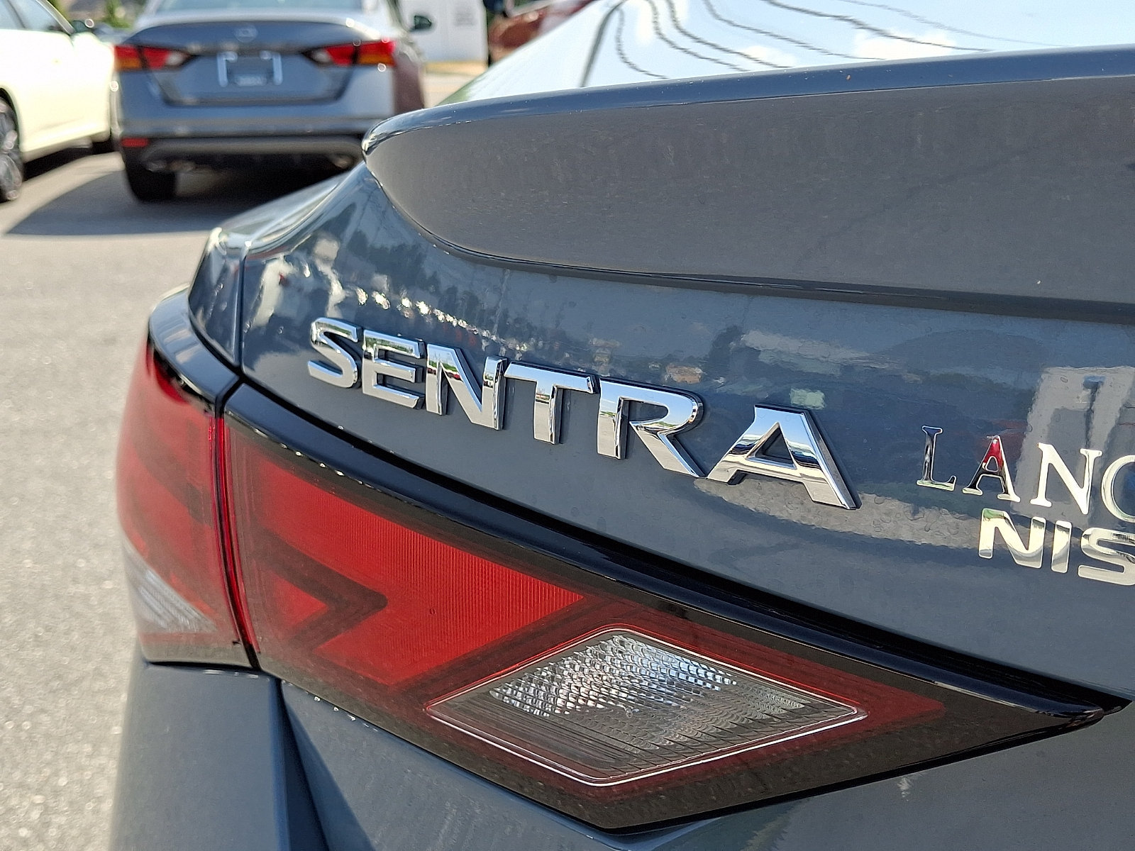Certified 2025 Nissan Sentra SR w/ SR Premium Package FWD image 29