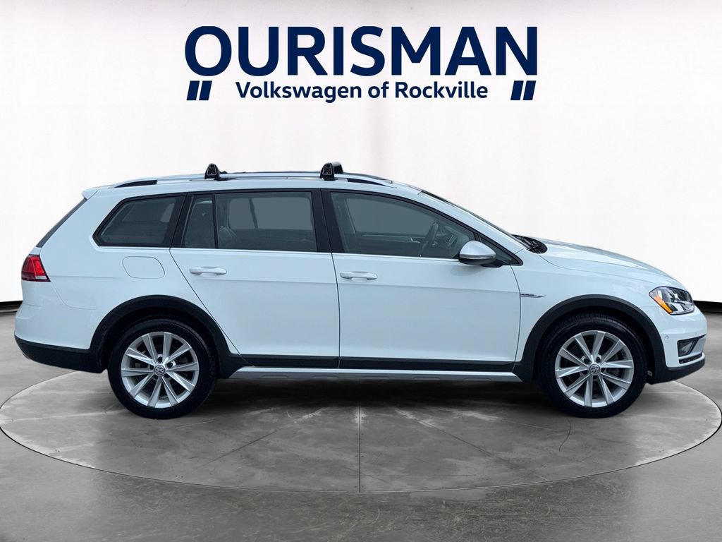 Used 2017 Volkswagen Golf Alltrack SE AWD/4WD image 7