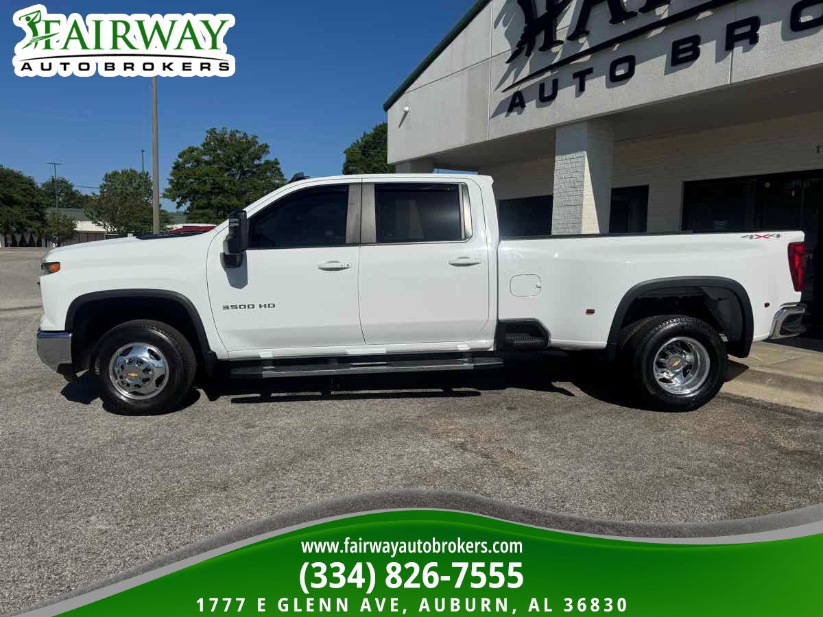 Used 2024 Chevrolet Silverado 3500 LT w/ Convenience Package image 9