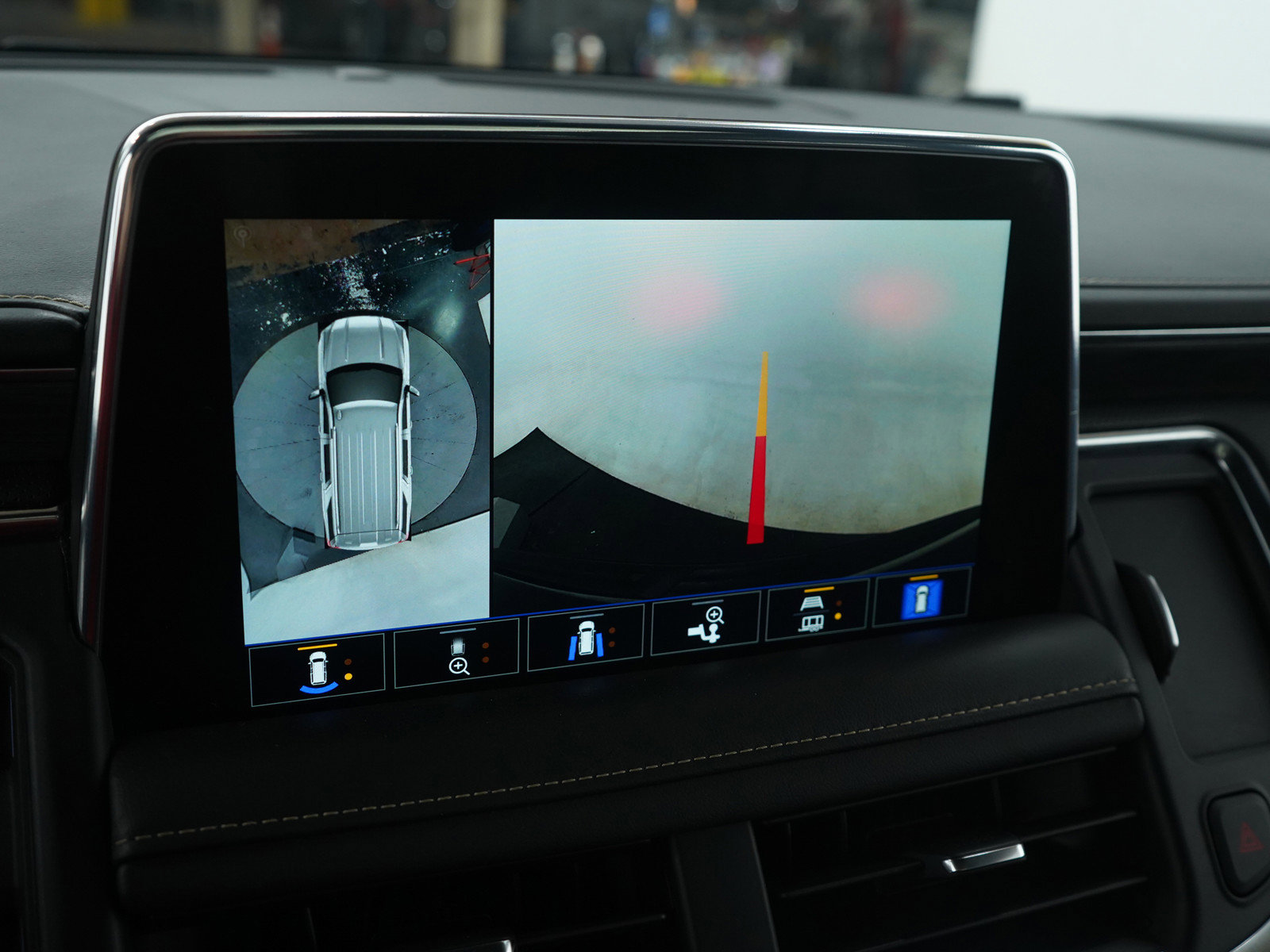 Used 2021 GMC Yukon SLT w/ SLT Premium Package image 25