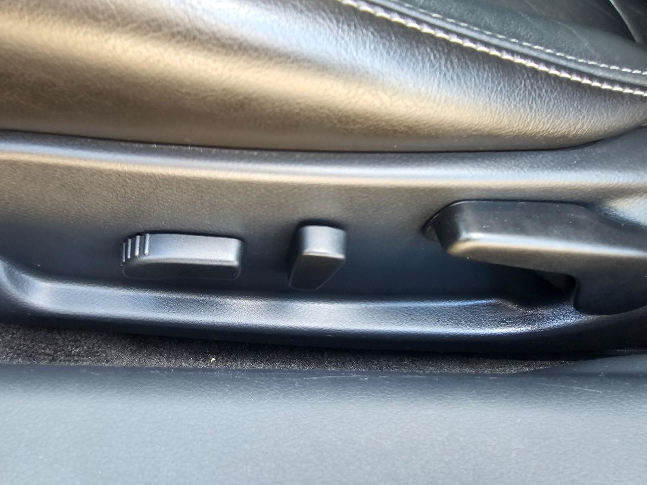 Used 2012 Nissan Altima 3.5 SR FWD image 28