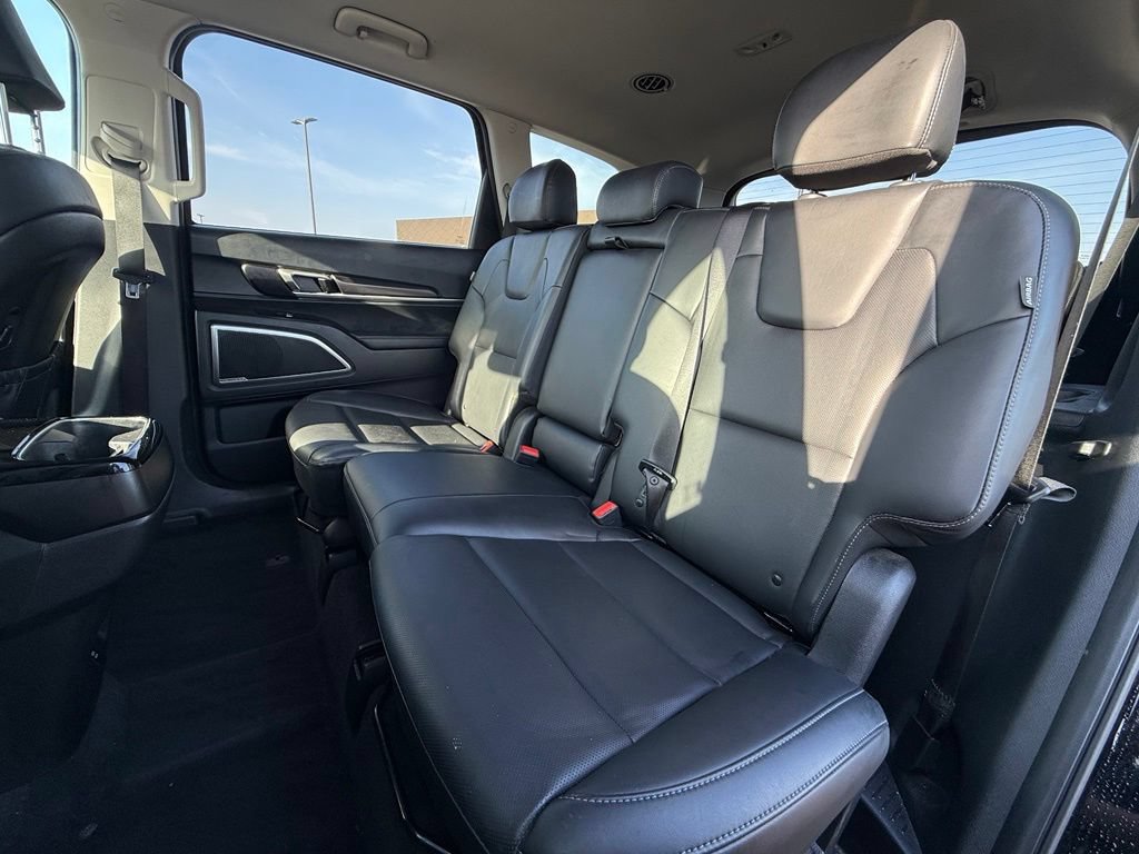 Used 2025 Kia Telluride LX FWD image 24