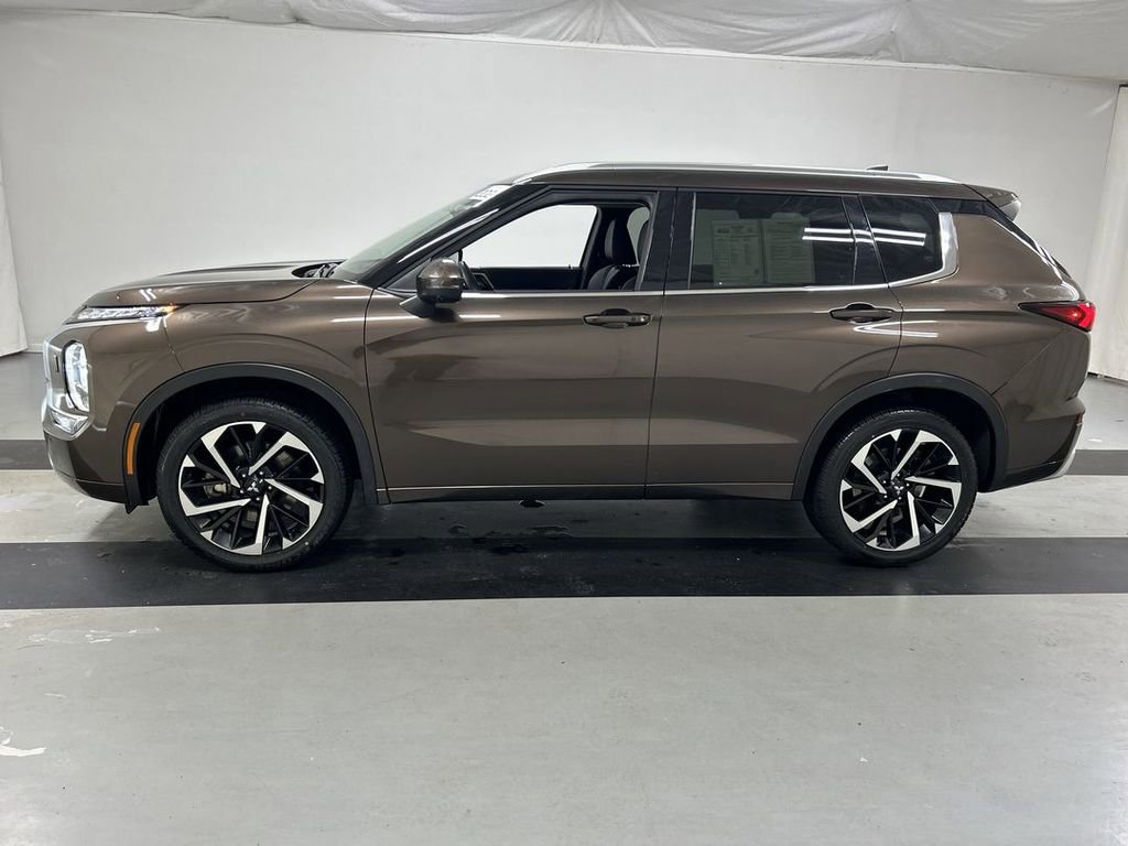 Used 2024 Mitsubishi Outlander SEL image 6