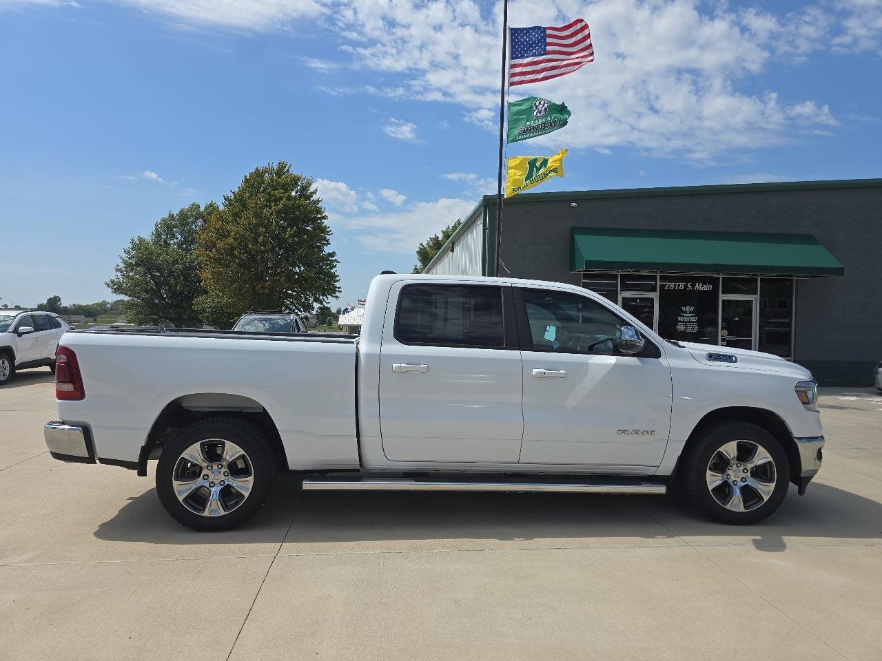 Used 2023 RAM 1500 Laramie AWD/4WD image 7