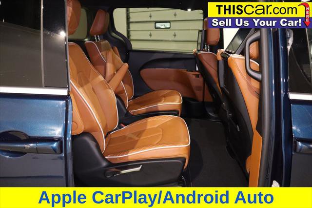 Used 2025 Chrysler Pacifica Pinnacle FWD image 31