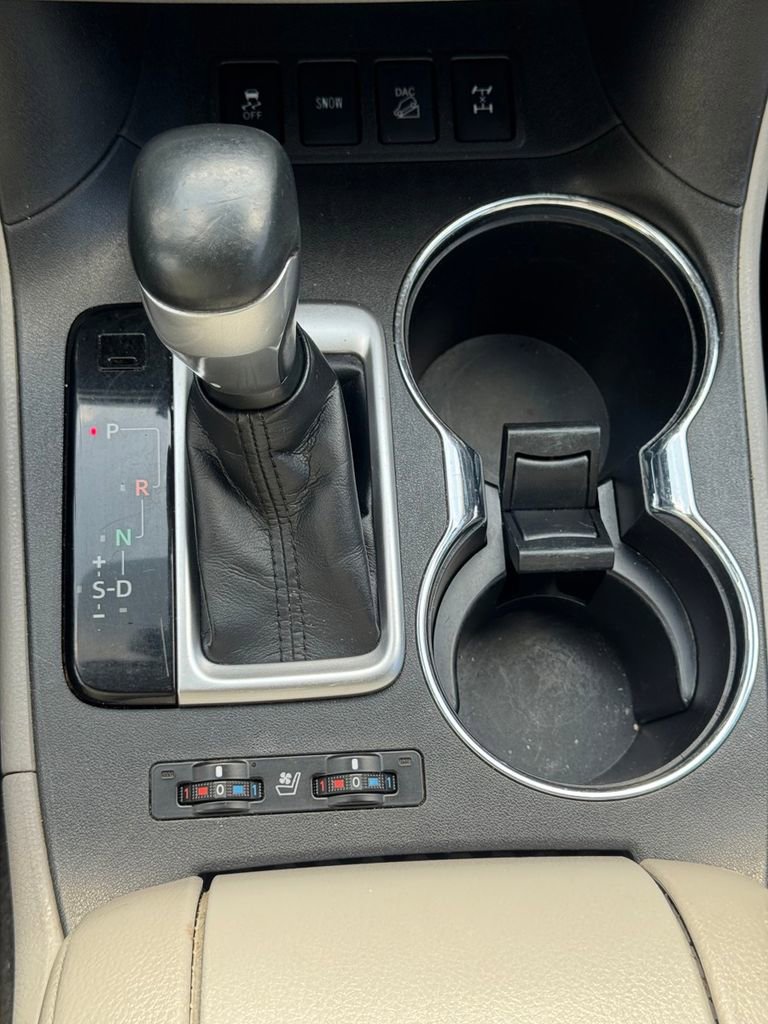 Used 2019 Toyota Highlander Limited Platinum image 32