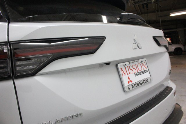 New 2026 Mitsubishi Outlander Trail Edition image 4