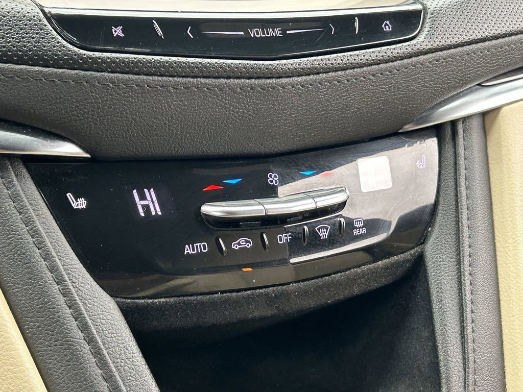 Used 2019 Cadillac XT5 AWD image 24