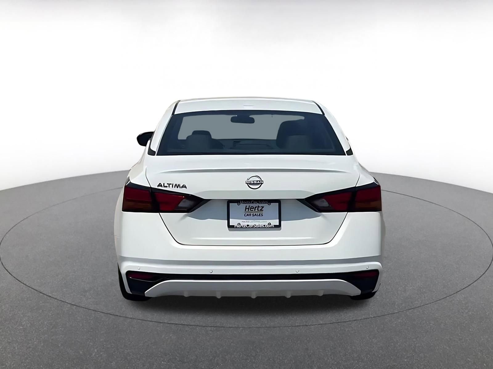 Used 2025 Nissan Altima 2.5 SV FWD image 11