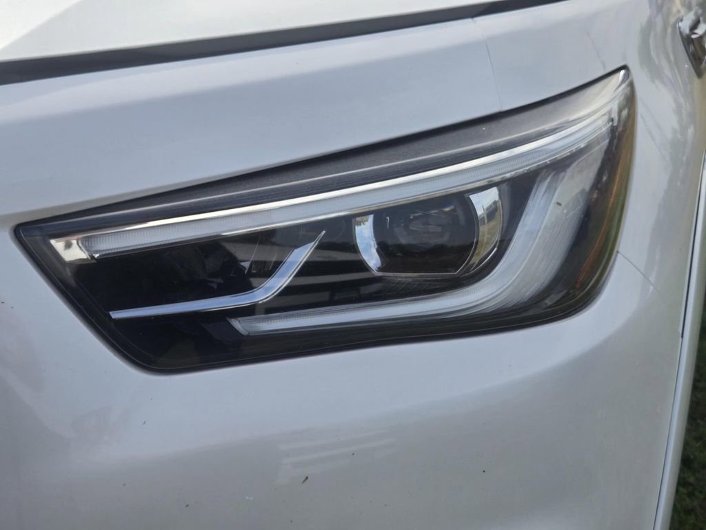 Used 2019 INFINITI QX80 Luxe w/ 22" Wheel Package image 10