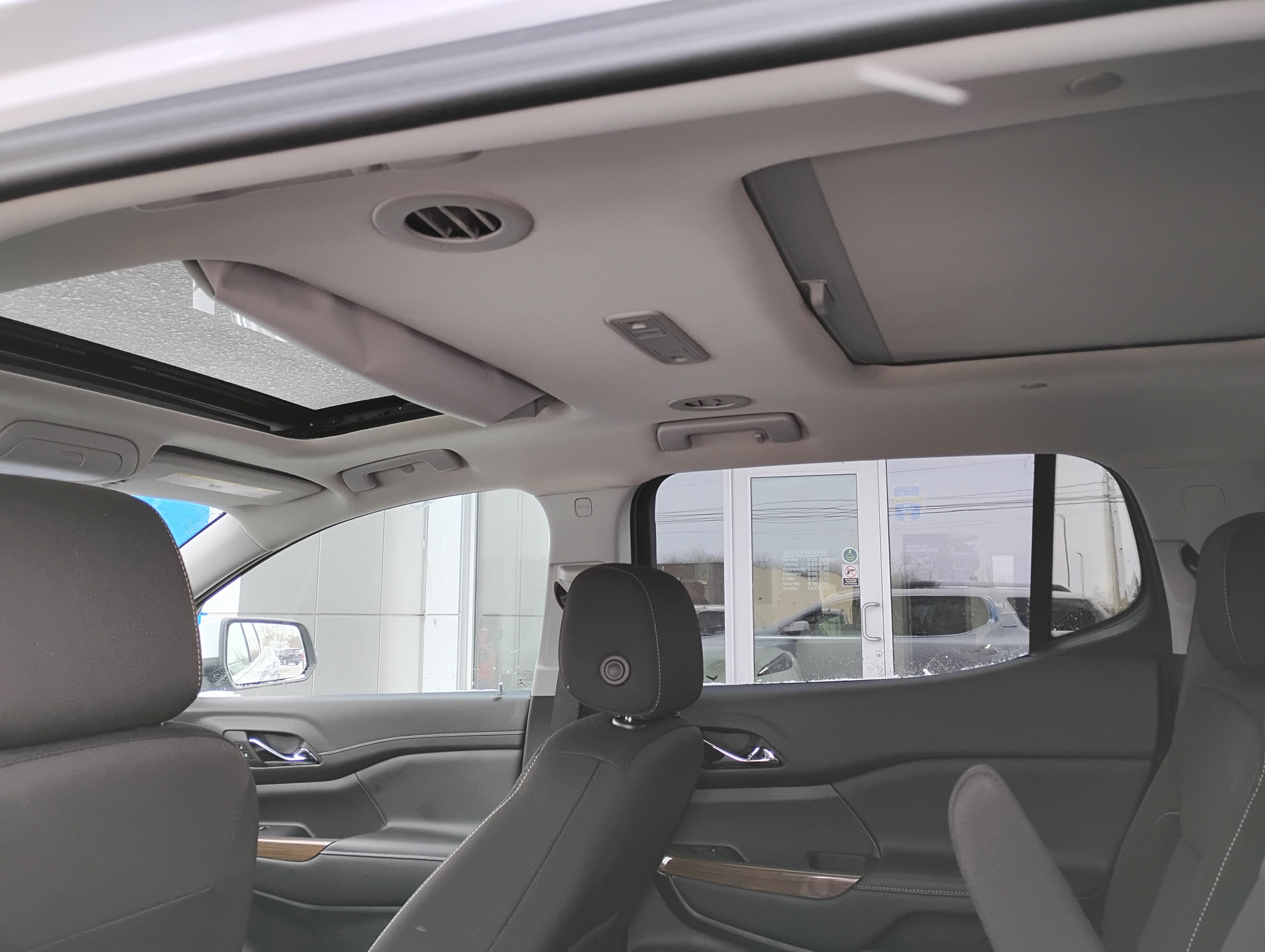 Used 2022 GMC Acadia SLE w/ Driver Convenience Package image 22