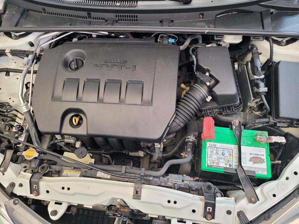 Used 2015 Toyota Corolla LE FWD image 30