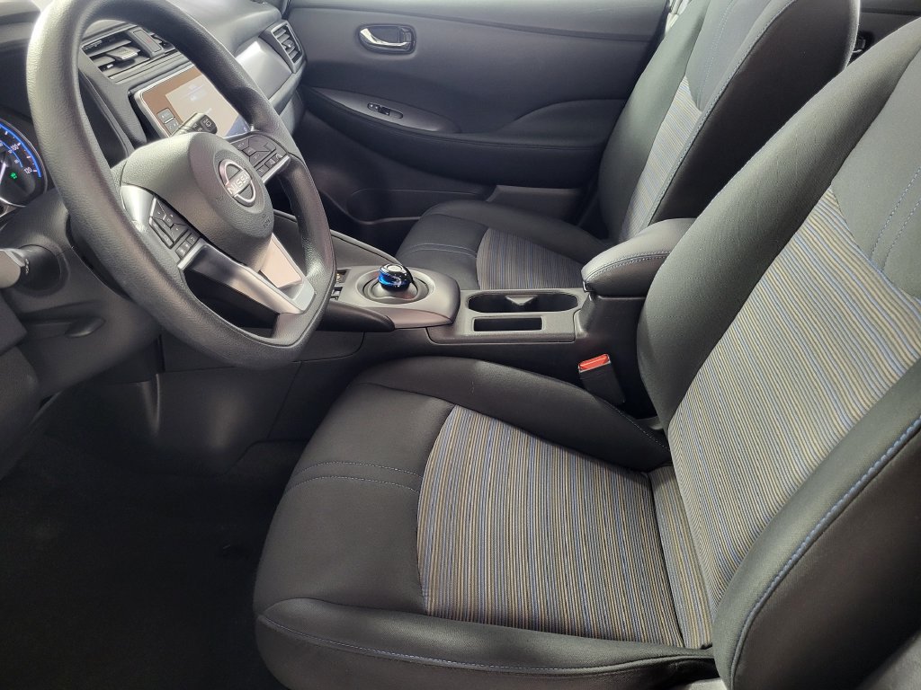 Used 2025 Nissan Leaf S FWD image 11