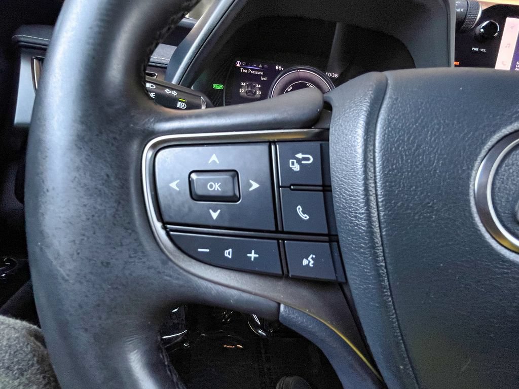 Used 2023 Lexus UX 250h AWD w/ Premium Package image 30