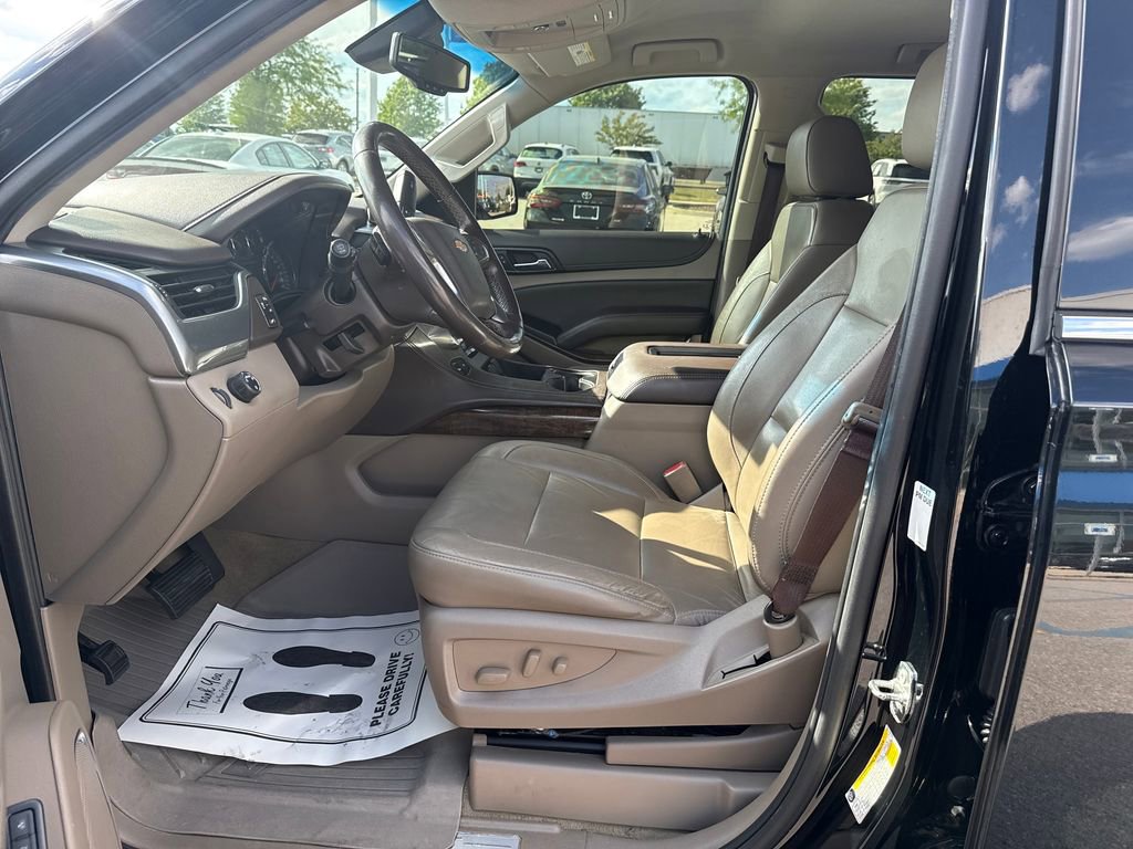 Used 2018 Chevrolet Suburban LT RWD image 15