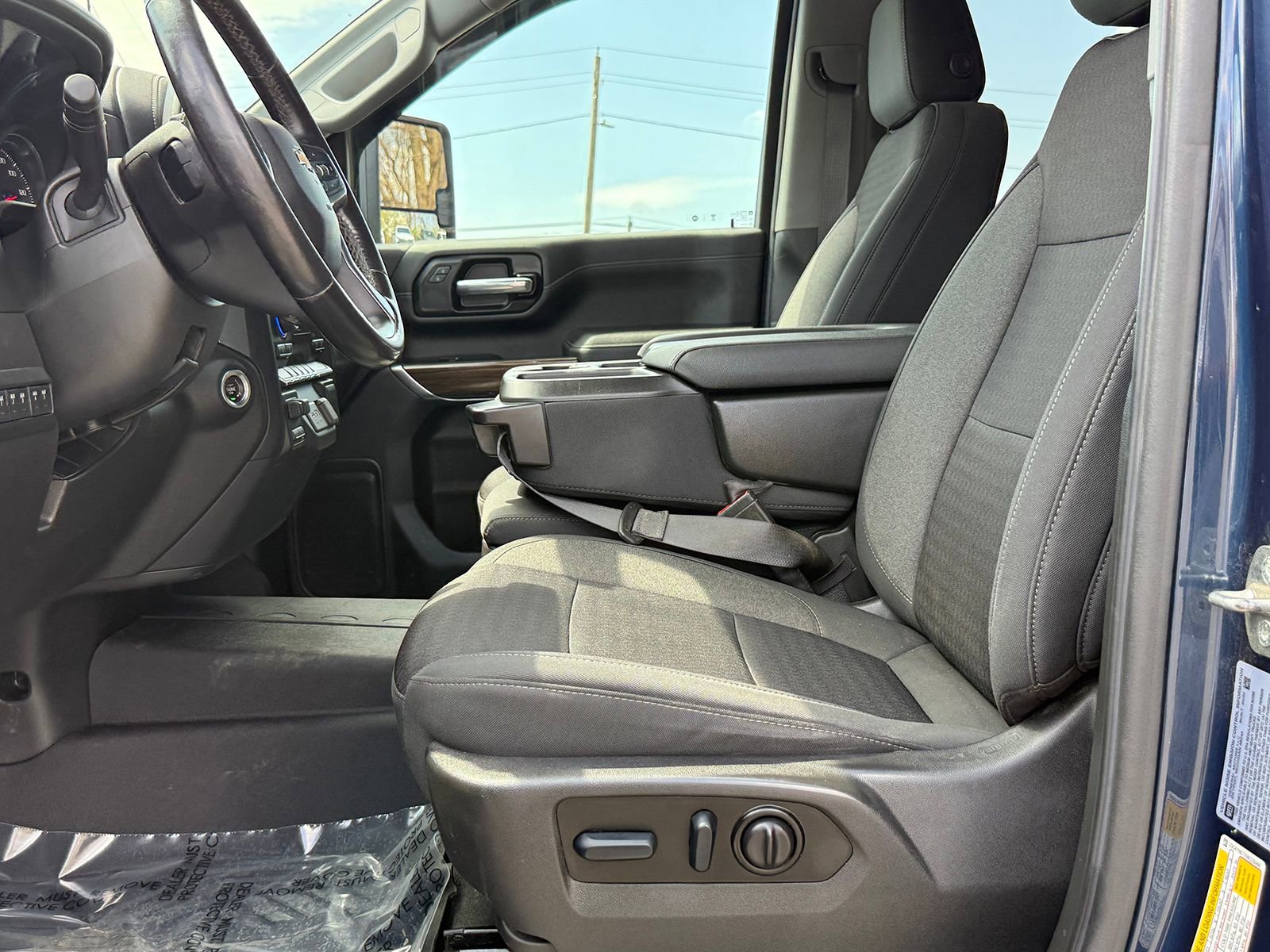 Certified 2022 Chevrolet Silverado 2500 LT w/ Convenience Package image 18