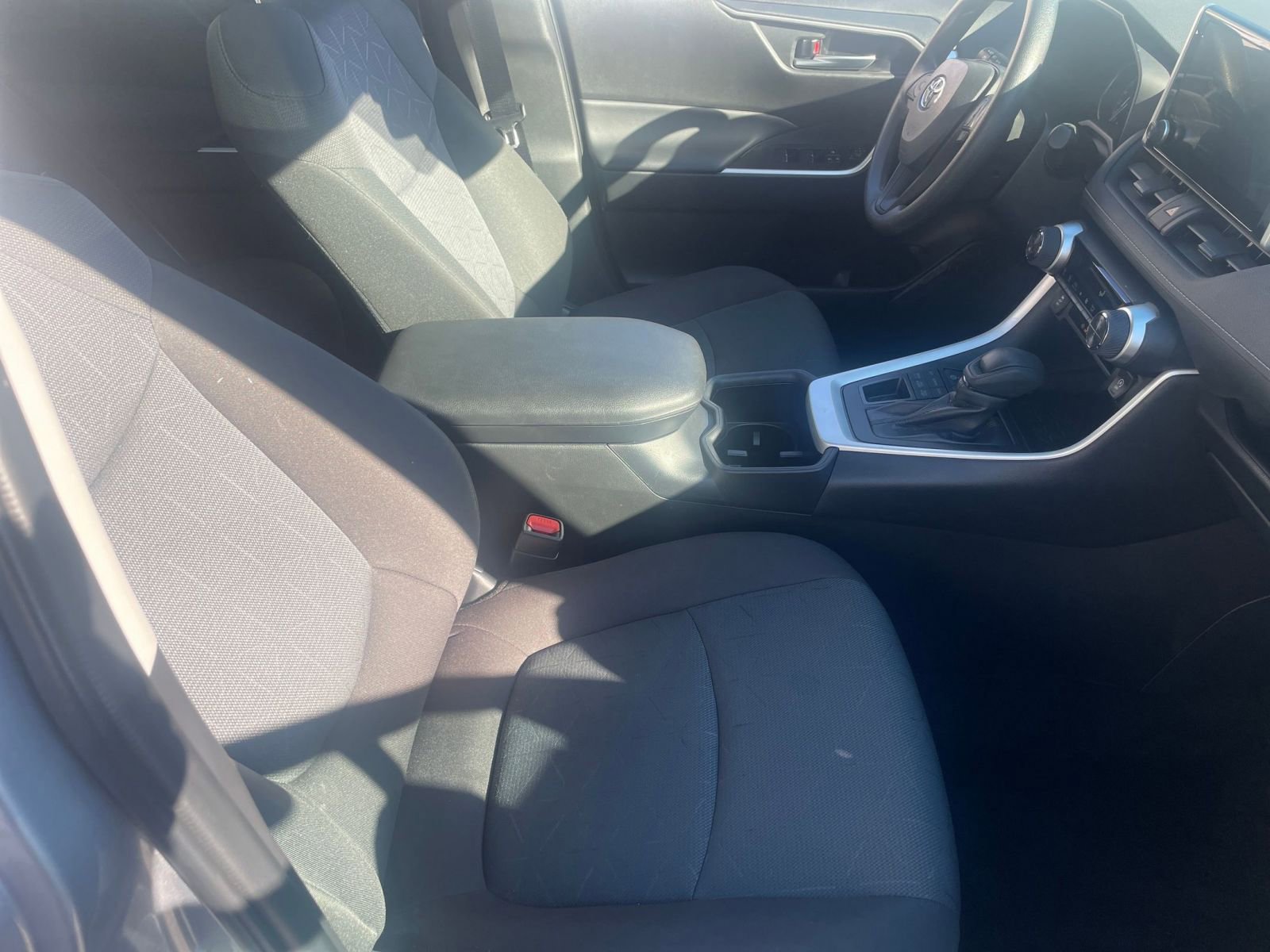 Used 2025 Toyota RAV4 XLE image 38