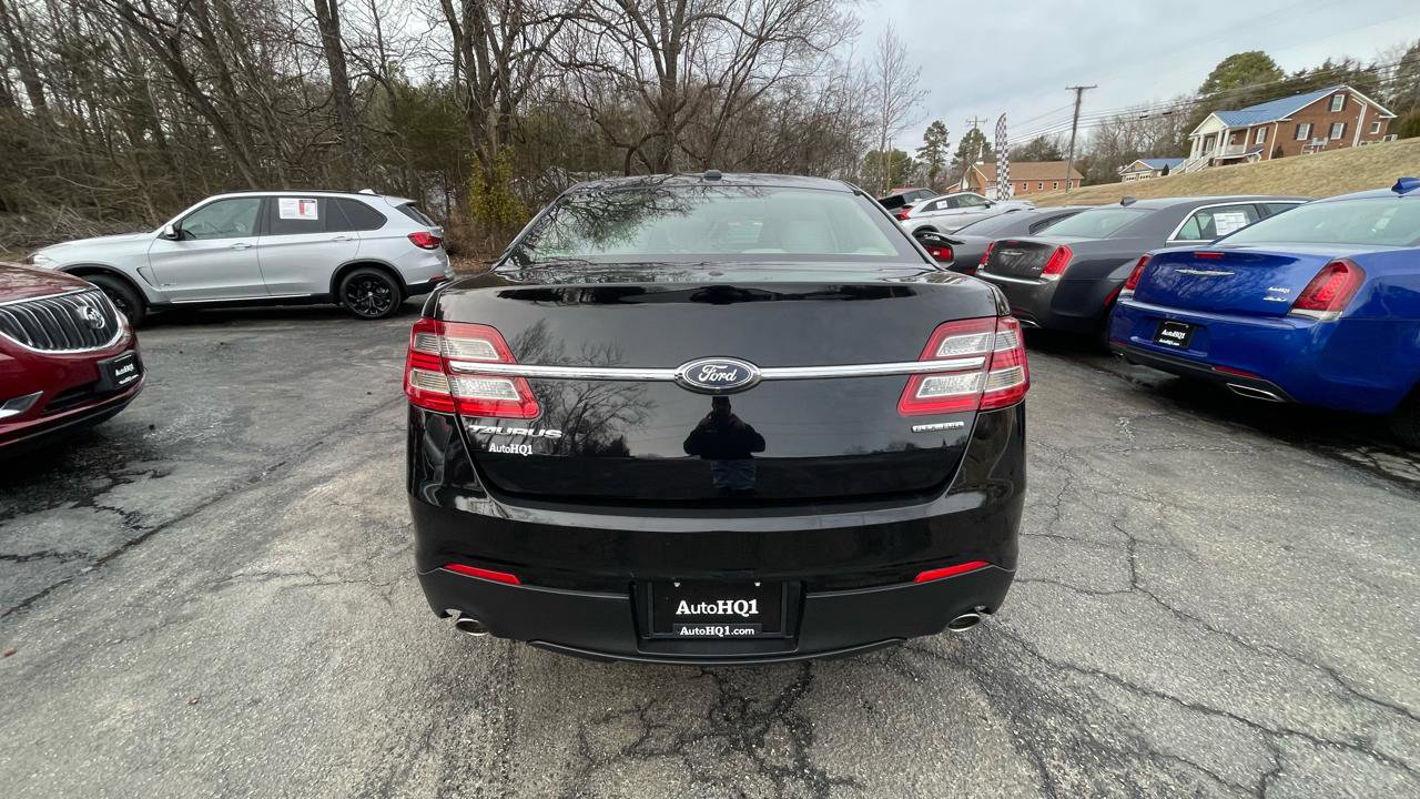 Used 2017 Ford Taurus SE image 7