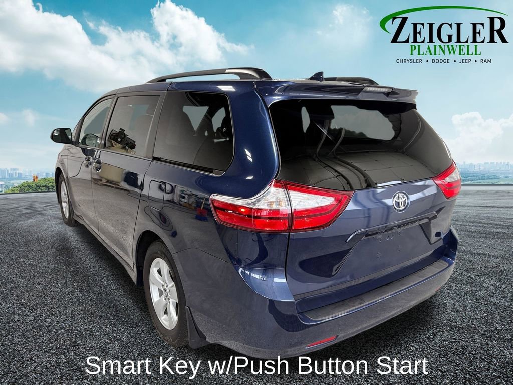 Used 2019 Toyota Sienna LE image 5