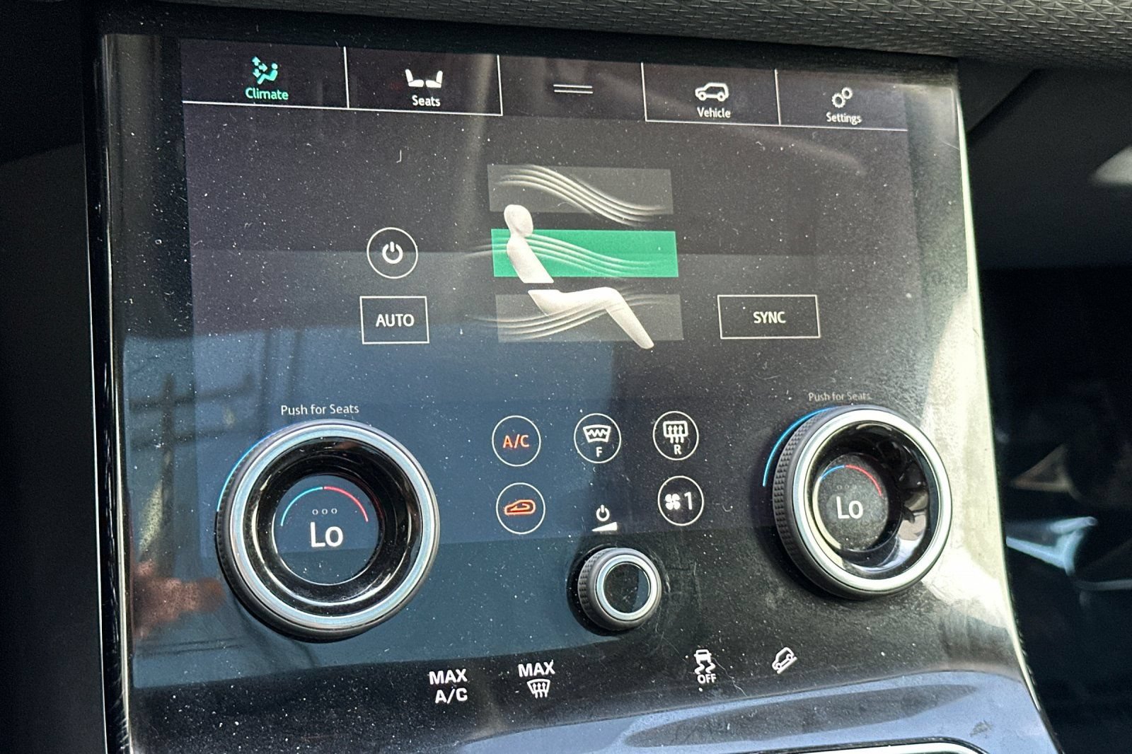 Used 2020 Land Rover Range Rover Velar S AWD/4WD image 25
