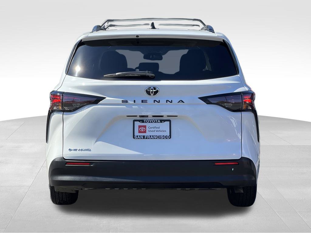 Certified 2026 Toyota Sienna LE AWD/4WD image 4