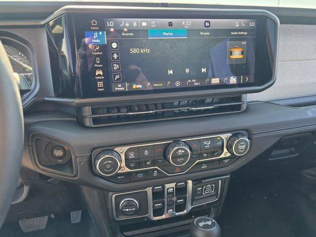 Used 2025 Jeep Wrangler Sahara AWD/4WD image 21