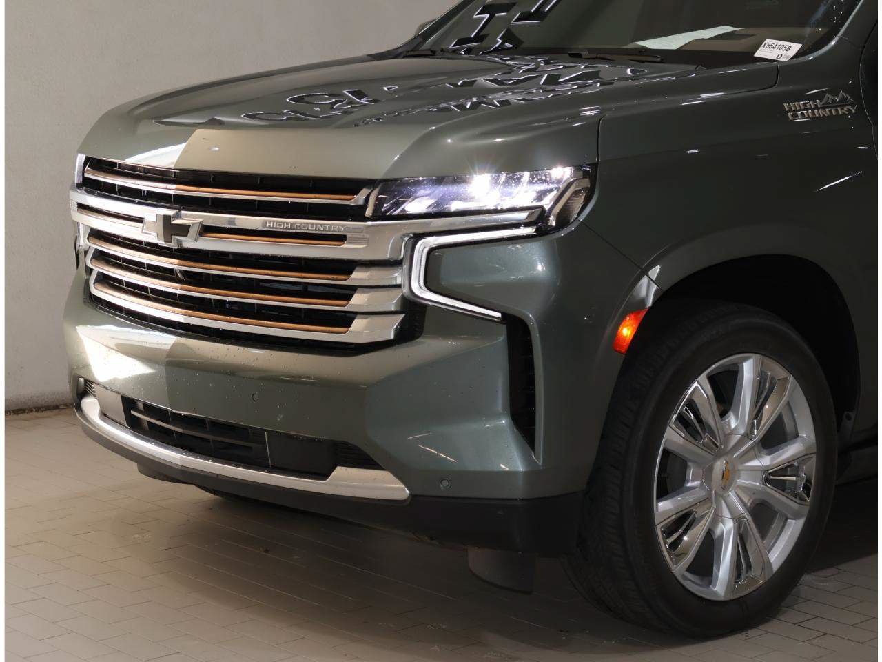 Used 2024 Chevrolet Tahoe High Country w/ Premium Package AWD/4WD image 2