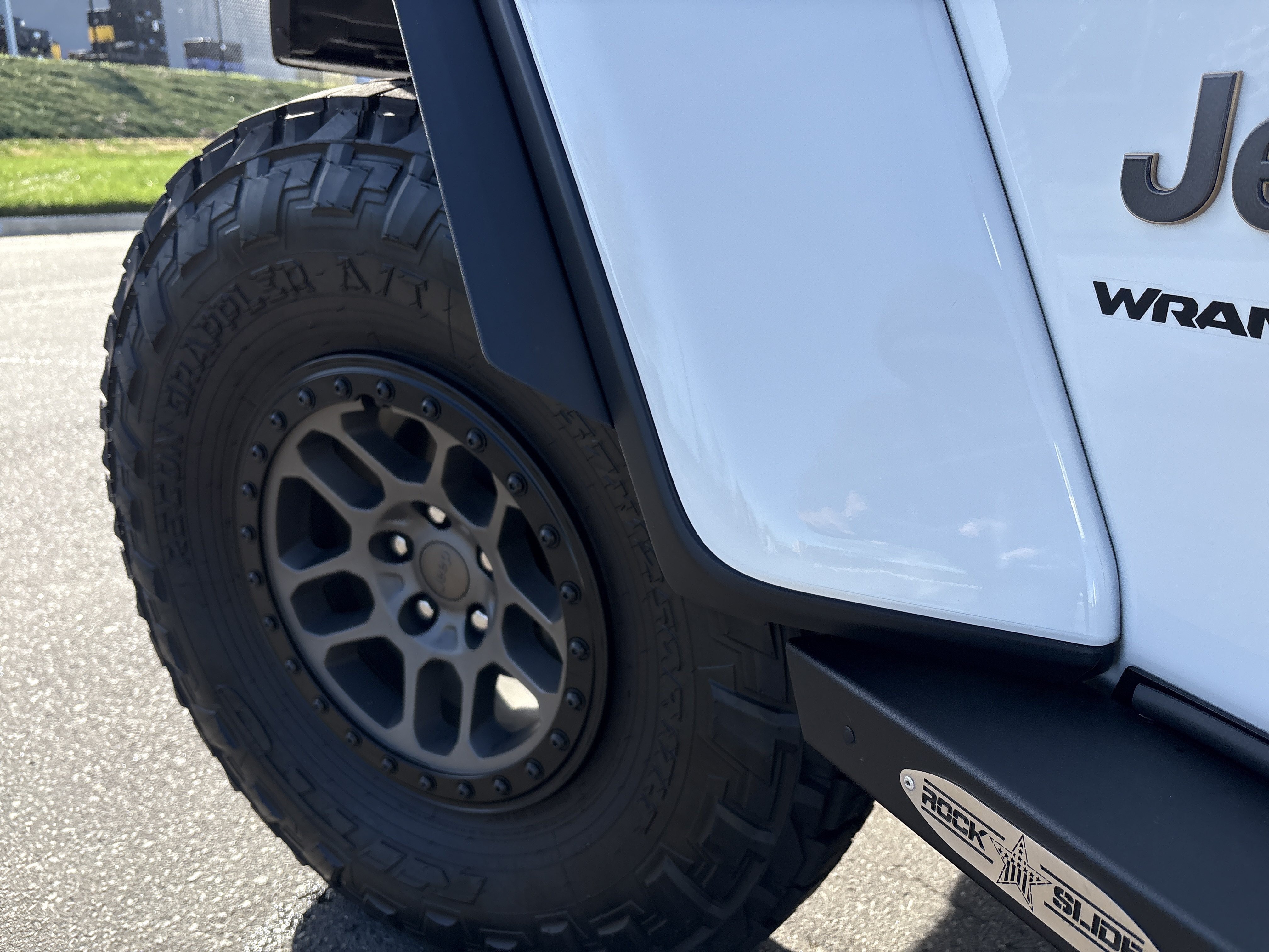 Used 2023 Jeep Wrangler Unlimited Rubicon 392 w/ Xtreme Recon 35" Tire Package AWD/4WD image 12