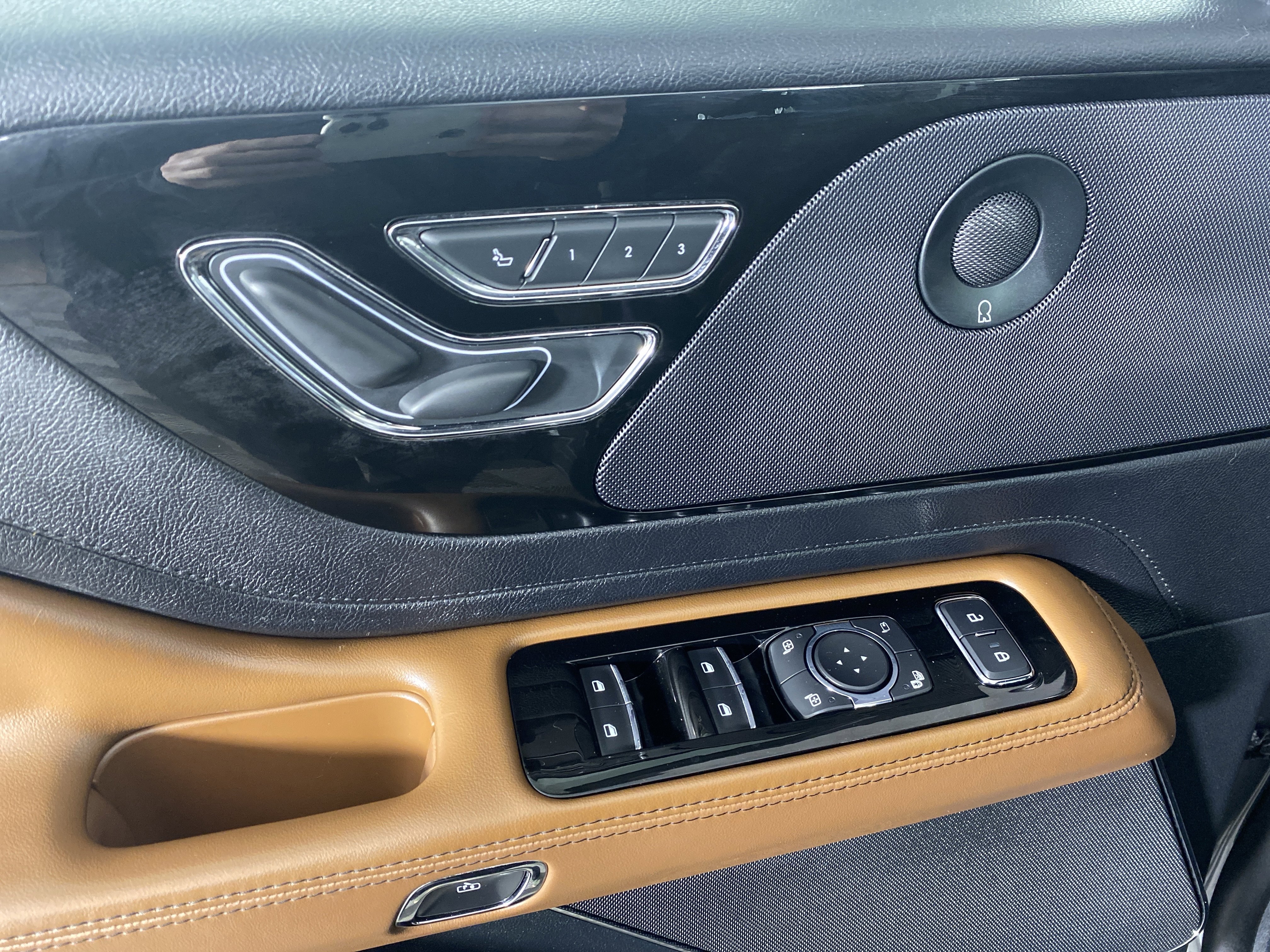 Used 2021 Lincoln Aviator Reserve w/ Equipment Group 208A image 17