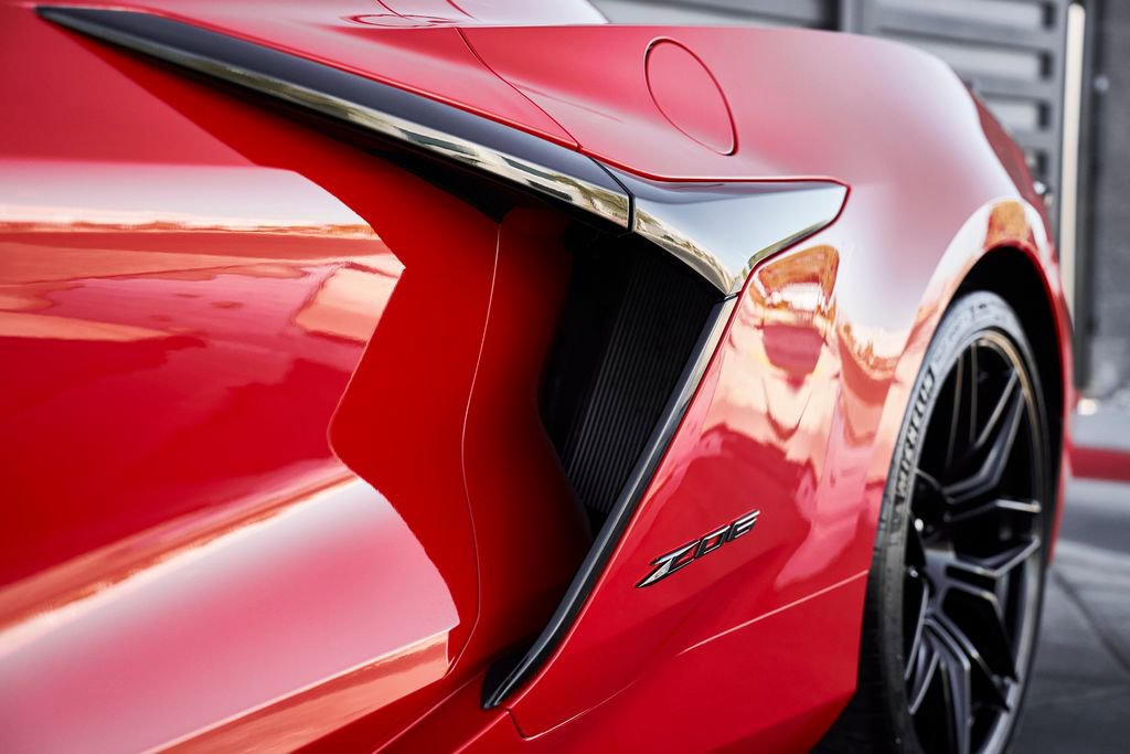 Used 2023 Chevrolet Corvette Z06 w/ Stealth Interior Trim Package RWD image 8