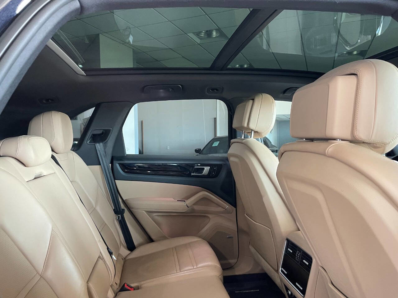 Used 2019 Porsche Cayenne image 25