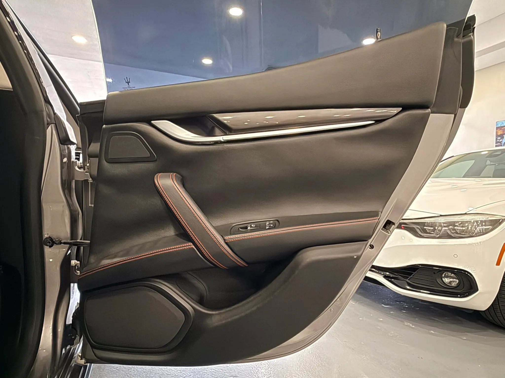 Used 2016 Maserati Ghibli RWD image 36