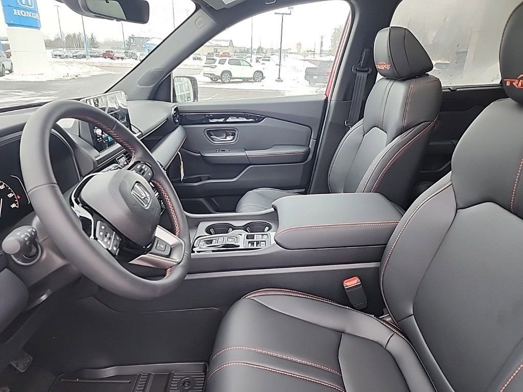 New 2025 Honda Pilot TrailSport image 10