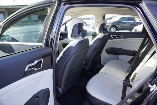 Used 2023 Kia Sportage EX image 16