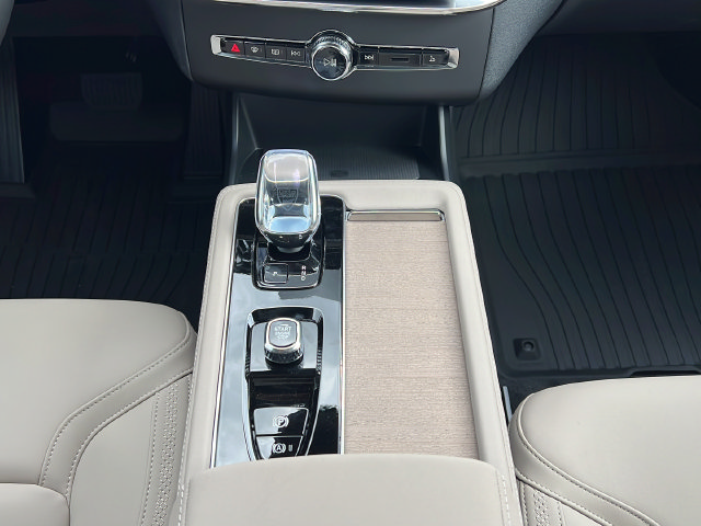New 2027 Volvo XC90 B6 Plus AWD/4WD image 14