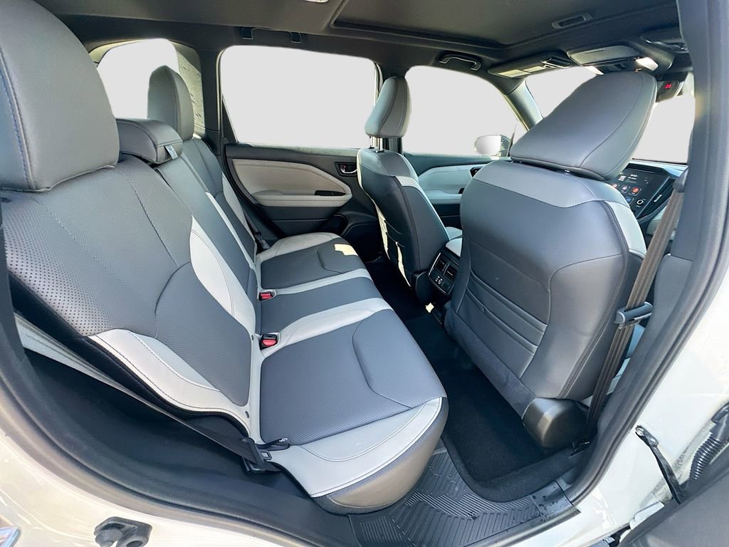 Used 2025 Subaru Forester Limited AWD/4WD image 28