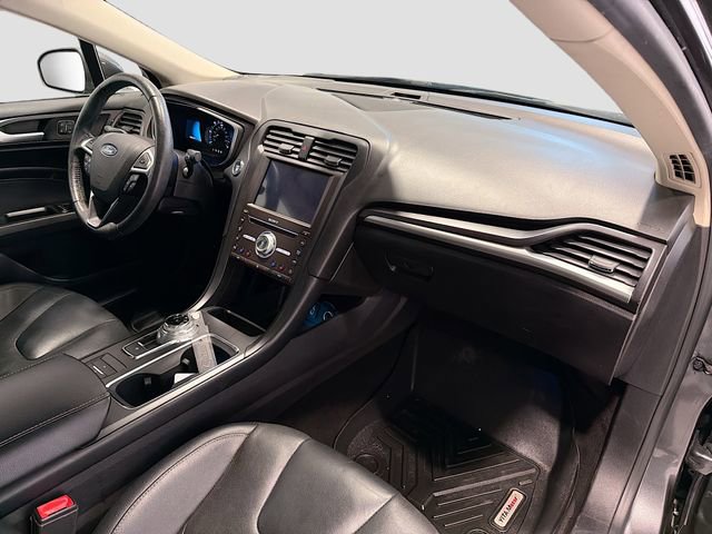 Used 2019 Ford Fusion Energi Titanium FWD image 25