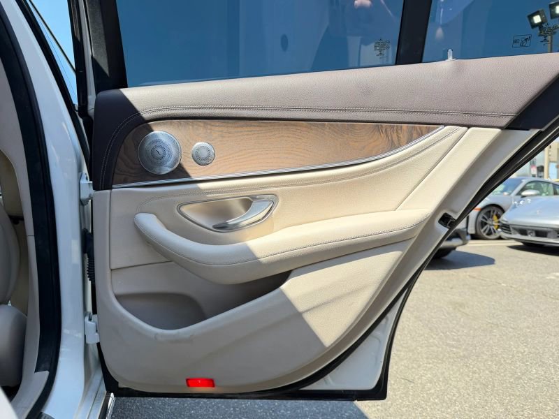 Used 2018 Mercedes-Benz E 400 4MATIC Sedan image 25