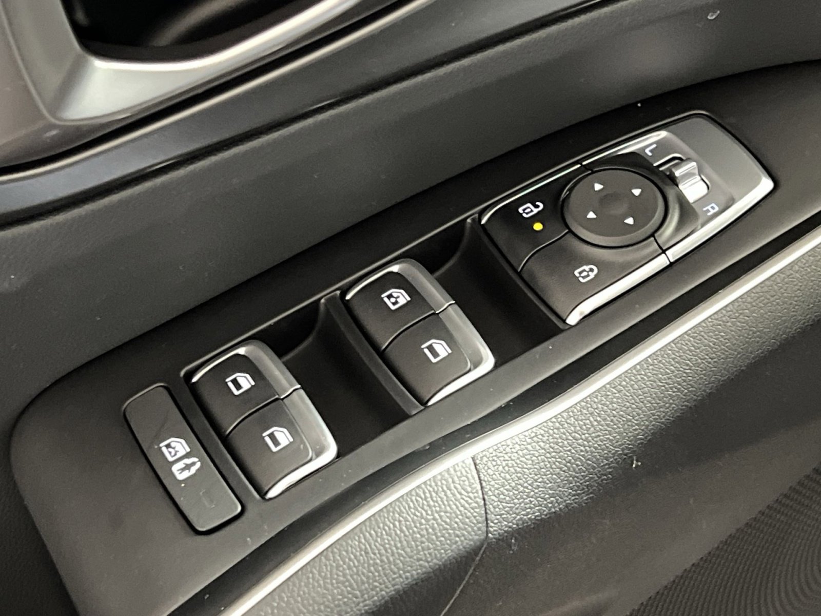 New 2026 Kia Sorento S image 13