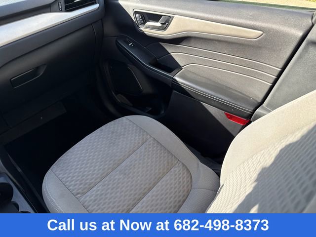 Used 2022 Ford Escape SE w/ SE Sport Appearance Package image 15