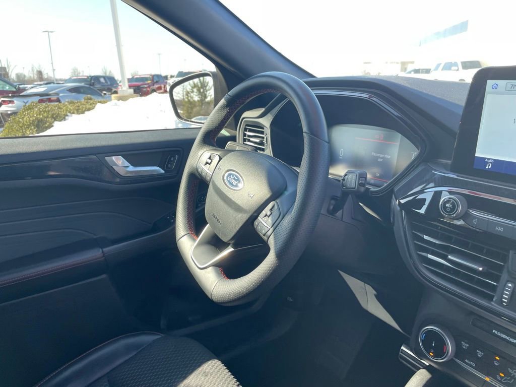 Used 2024 Ford Escape ST-Line image 30