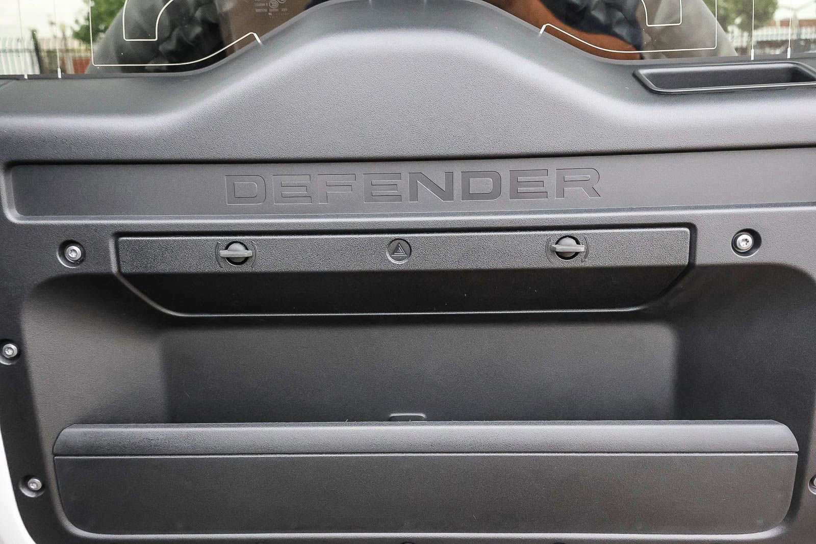 New 2026 Land Rover Defender 110 X-Dynamic SE AWD/4WD image 28