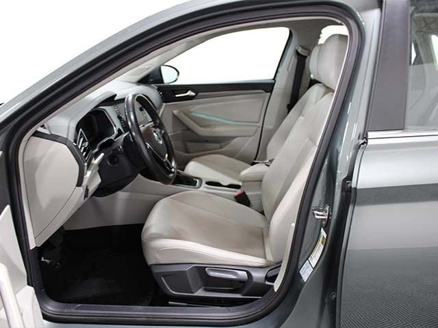 Used 2019 Volkswagen Jetta SEL w/ Cold Weather Package FWD image 11