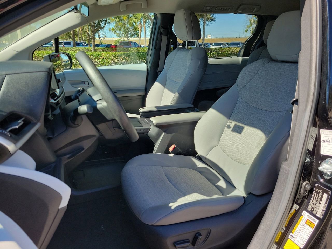 Used 2025 Toyota Sienna LE image 16